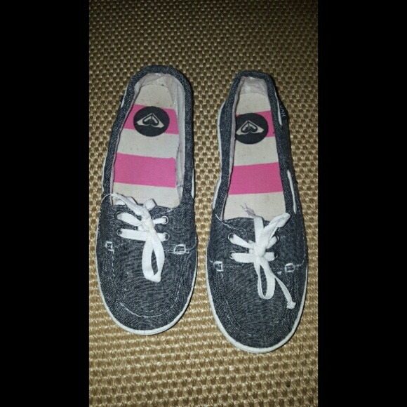 Roxy canvas loafer style shoe