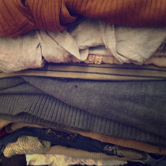 There's so many clothes cluttering up my house - Picture 1 of 1