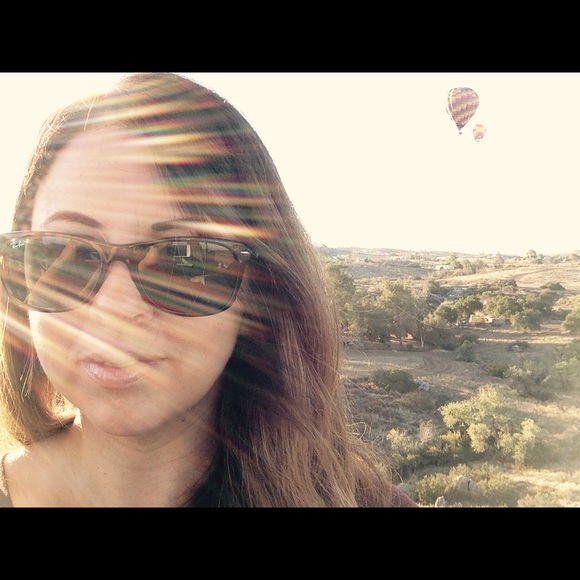 Meet your Posher, Caitlin - Picture 1 of 1