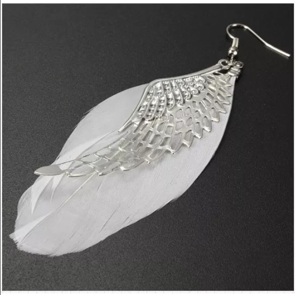 White feather angel wing earrings 😇 - Picture 4 of 4