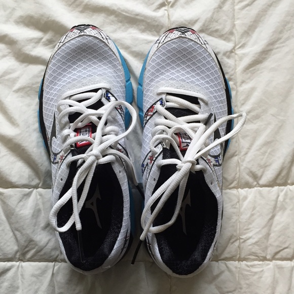 {MIZUNO} New Wave Inspire 10 Running Shoes - Picture 3 of 5