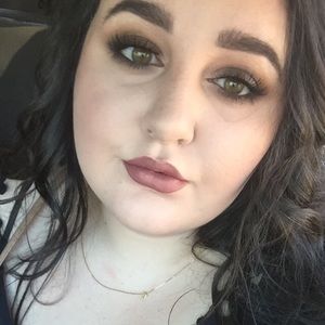 Meet your Posher, Skylar