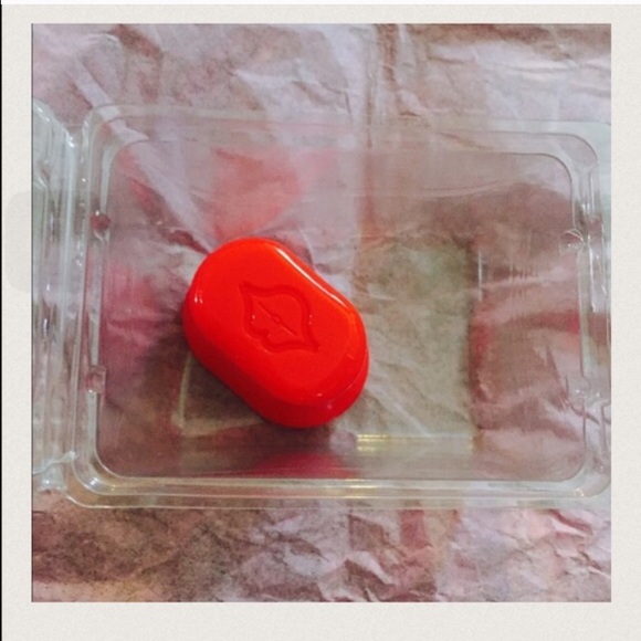 Lip plumper size Medium