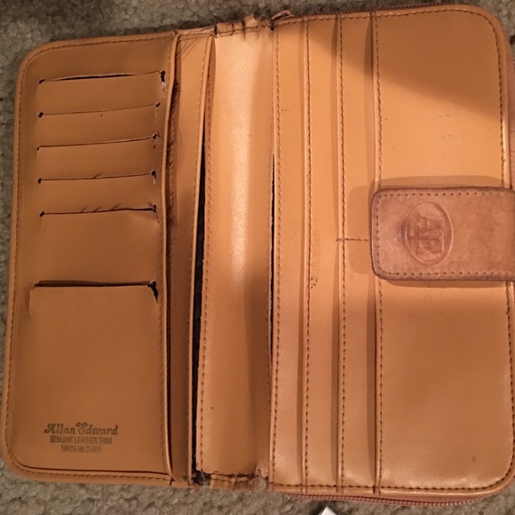 Allan Edward Wallet - Picture 4 of 6