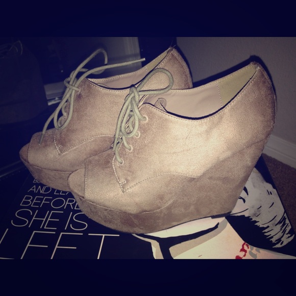 Nude/tan suede wedge booties with open toe