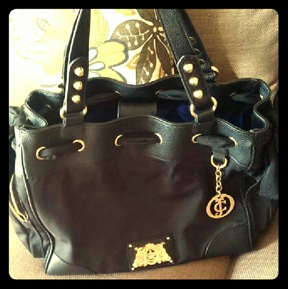 Very nice size bag excellent condition I used once
