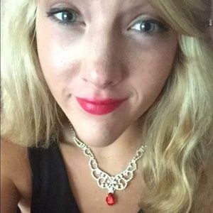 Meet your Posher, Cora