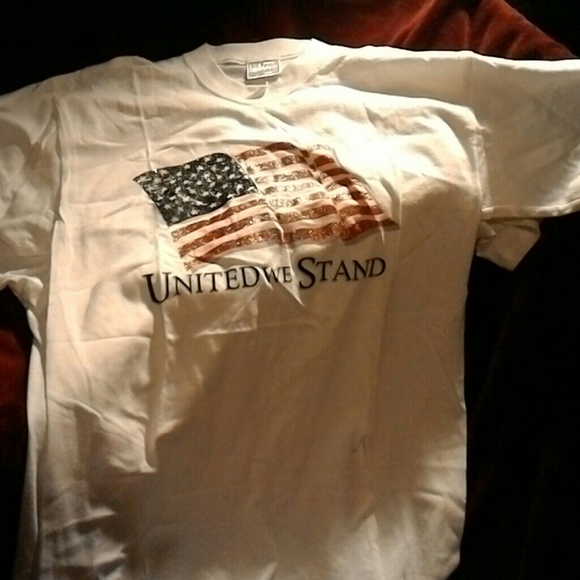 UNITED WE STAND T SHIRT.   NWOT