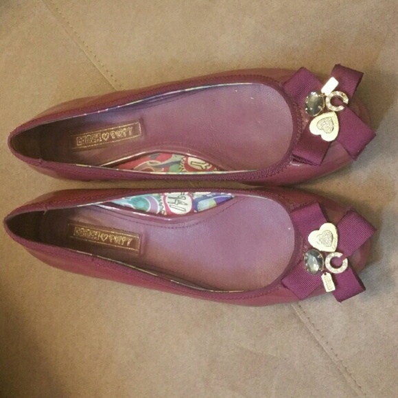 Authentic coach flats