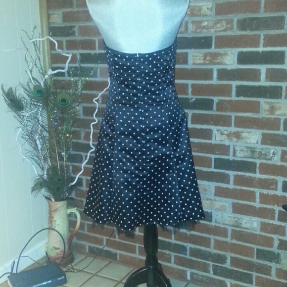 Formal dress - Picture 3 of 4