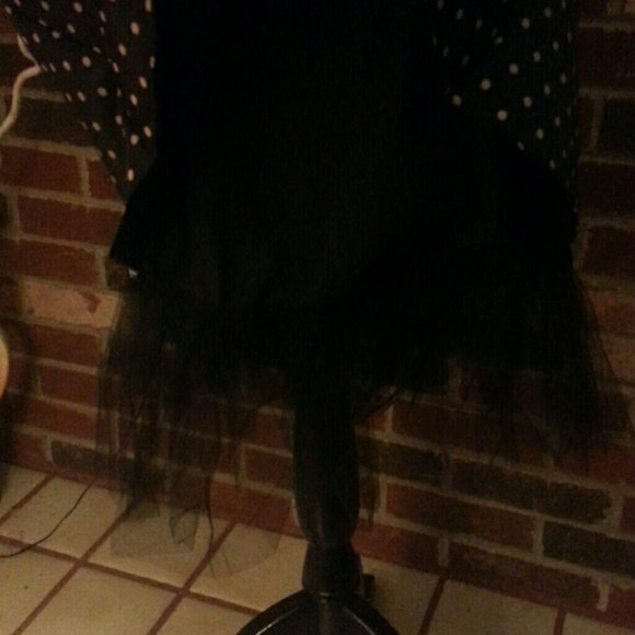 Formal dress - Picture 4 of 4