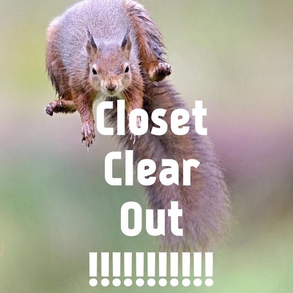 🎉🎉Closet clear out! Buy and make offer!