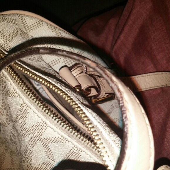 Purse - Picture 2 of 2