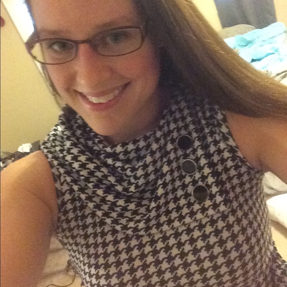 Meet your Posher, Linds - Picture 2 of 2