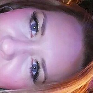 Meet your Posher, Dominique