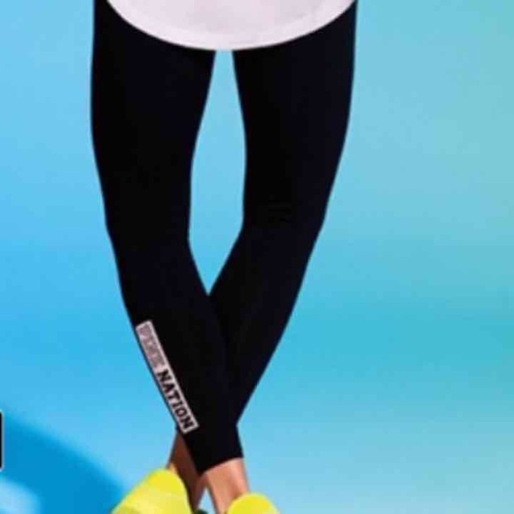 New ✨ VS Pink Leggings