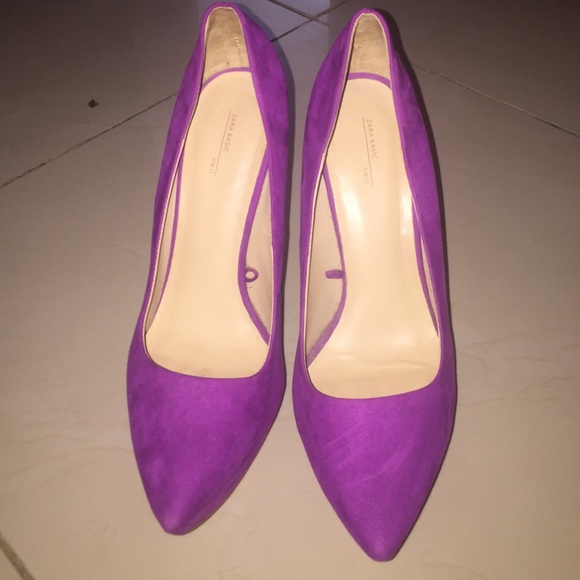 Beautiful Suede Zara heels 💜