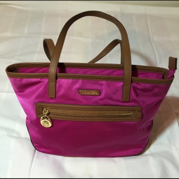 Michael kors shoulder bag. Nylon