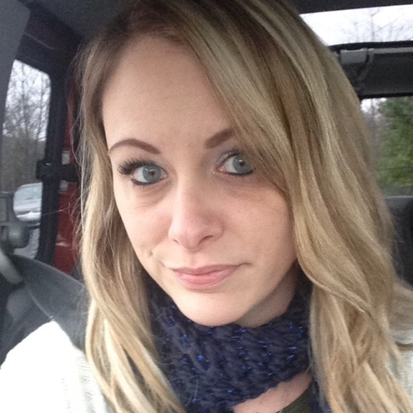 Meet your Posher, Lindsey - Picture 1 of 1