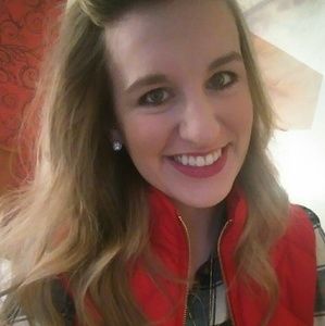 Meet your Posher, Courtney
