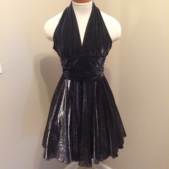 🎉HP🎉 Metallic Black/Silver Vintage Halter Dress