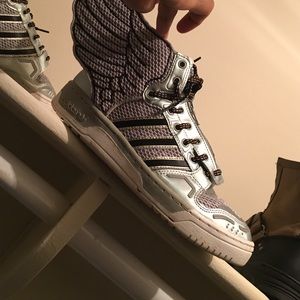 Adidas wings 2.0