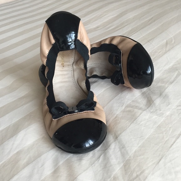 Salvatore Ferragamo tan/patent ballet flats