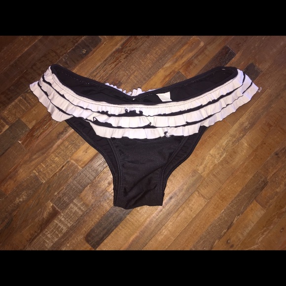 Ruffle bikini bottoms