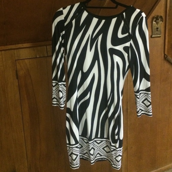 Dress - Picture 2 of 4