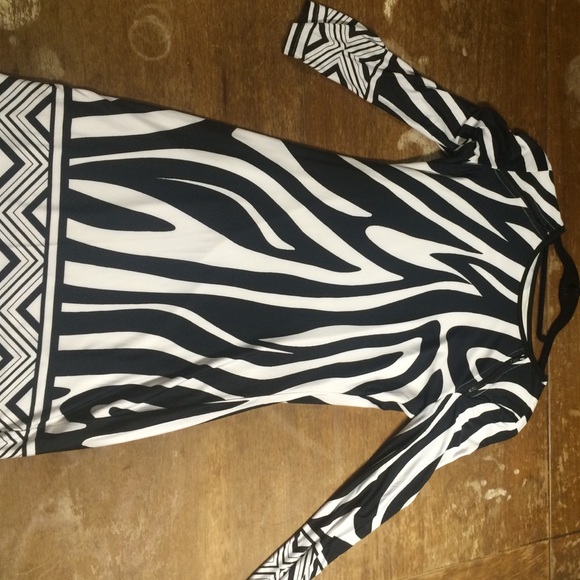 Dress - Picture 3 of 4