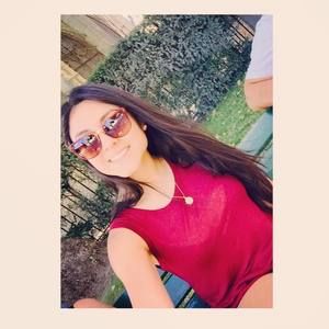 Meet your Posher, Andrea