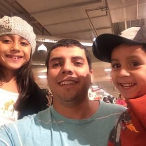 Meet your Posher, Carlos