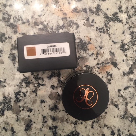 Anastasia Dipbrow pomade
