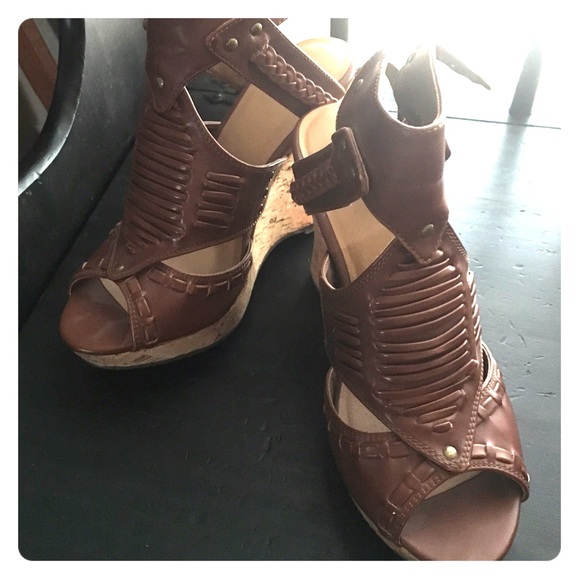 Brown wedges size 7.5