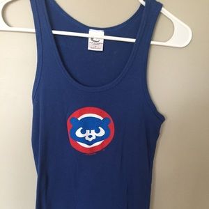 Women Chicago Cubs tank.