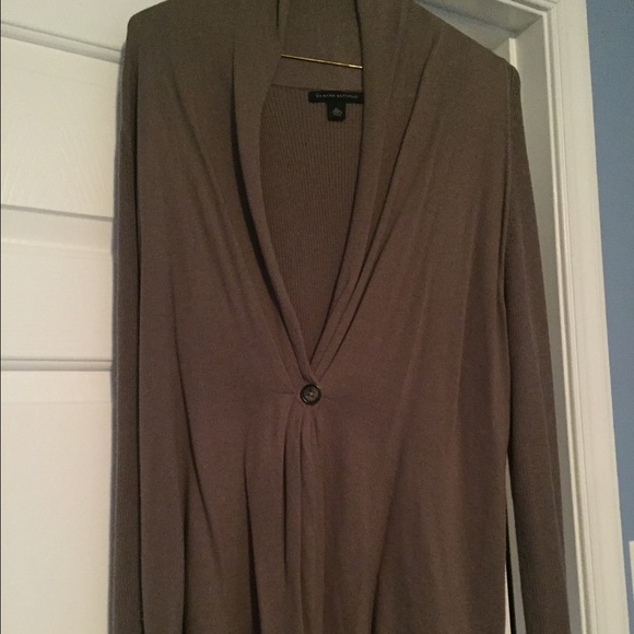 Sweater - Picture 1 of 4