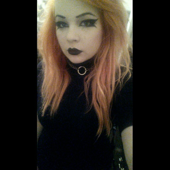 Meet your Posher, Nia - Picture 2 of 4