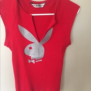 Low-cut red Play boy shirt