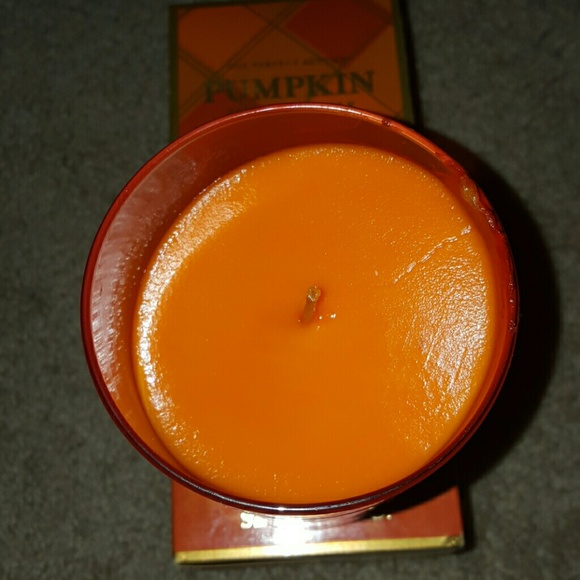 Pumpkin scented candel - Picture 2 of 3