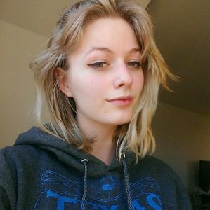 Meet your Posher, Dominique