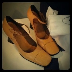 🌟 Last chance! Prada heels