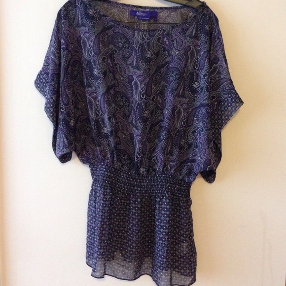 Top - Picture 2 of 3