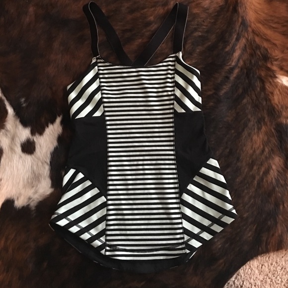 Lululemon tank