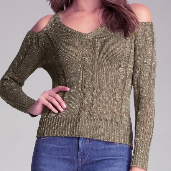 Cold shoulder sweater - Picture 1 of 3