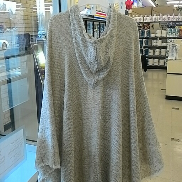 SOLD..... (On Another Site)Hooded Ruana Nwt..... - Picture 1 of 4