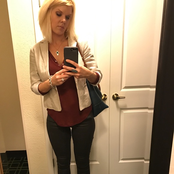 Meet your Posher, Christa - Picture 2 of 8