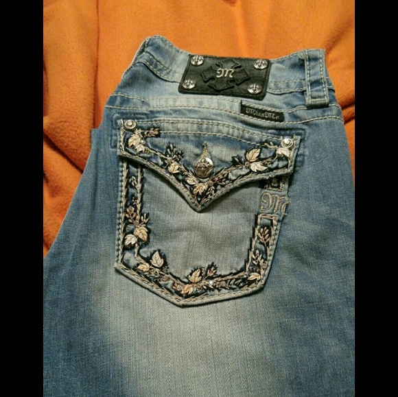 ISO THESE Miss Me jeans - Picture 1 of 1