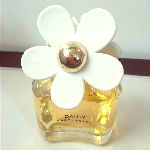 Marc Jacobs "Daisy" perfume. 3.4 fluid ounces