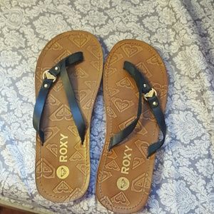 Brand new roxy sandals