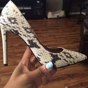 Steve Madden Pronto pump